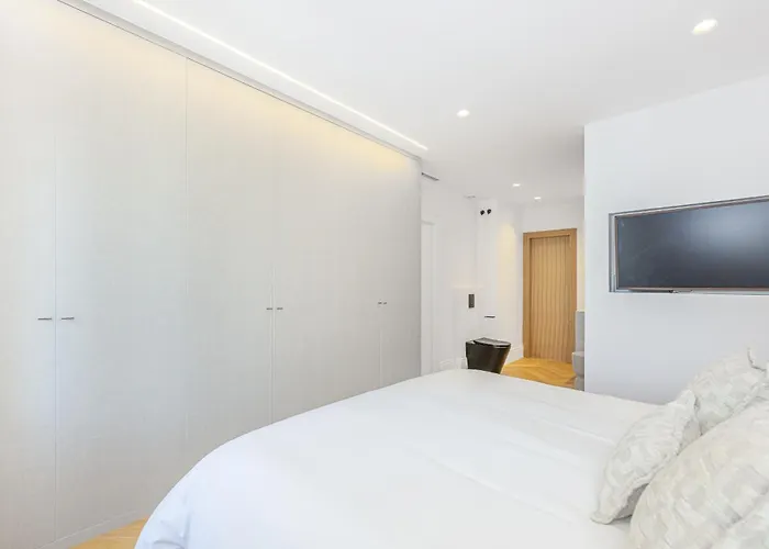 Aries Modern Retreat Scandi Design Near Puerto Banus Lägenhet *